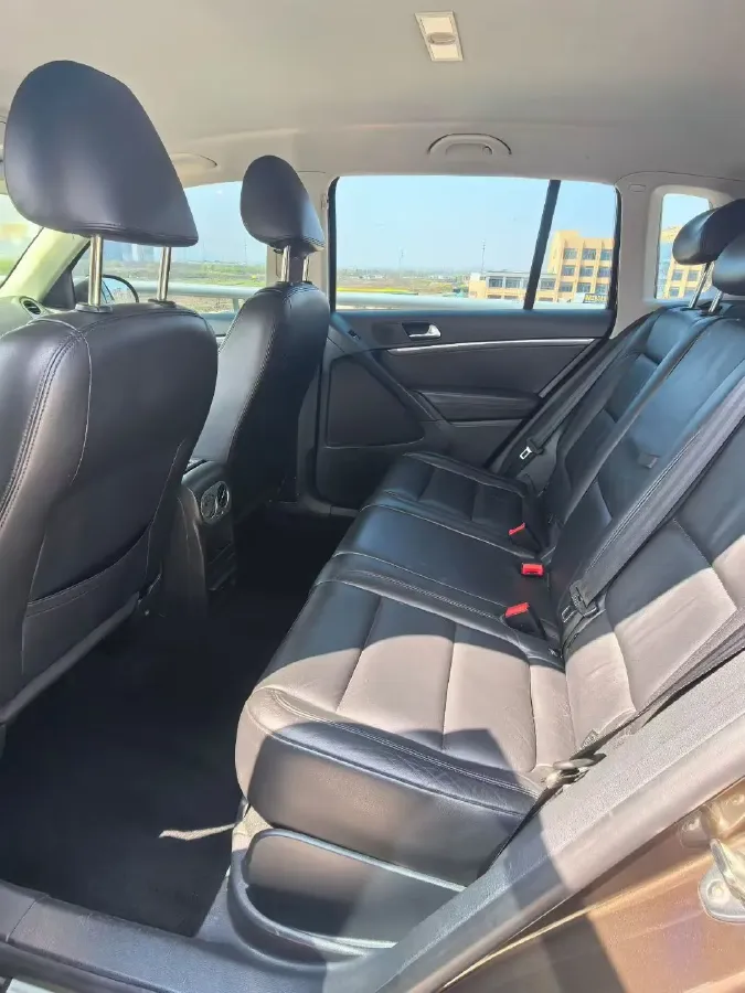 2015 Volkswagen Tiguan 1.8T 160HP L4 6AT,autocango,china used car exporter,china ev exporter,chinese used car exporter,chinese used ev exporter