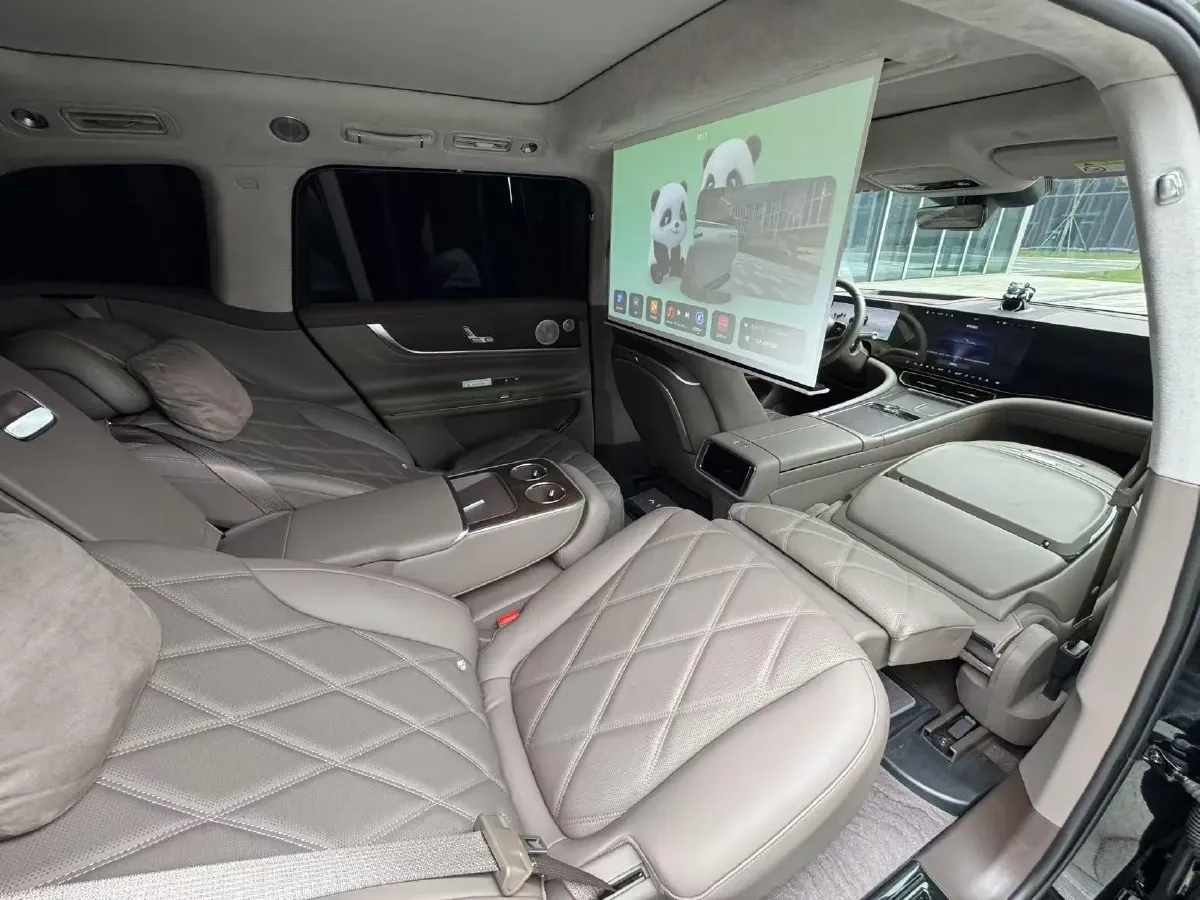 2025 AITO AITO M9 REEV 160HP REEV 52KWH,autocango,china used car exporter,china ev exporter,chinese used car exporter,chinese used ev exporter