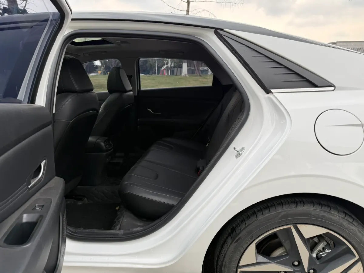 2021 Hyundai Elantra 1.5L 115HP L4 CVT,autocango,china used car exporter,china ev exporter,chinese used car exporter,chinese used ev exporter