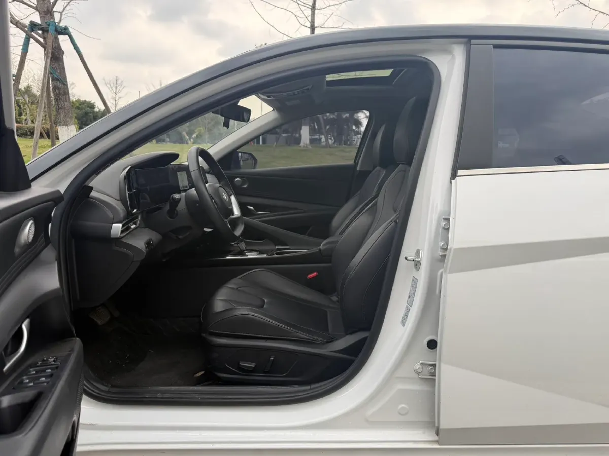 2021 Hyundai Elantra 1.5L 115HP L4 CVT,autocango,china used car exporter,china ev exporter,chinese used car exporter,chinese used ev exporter