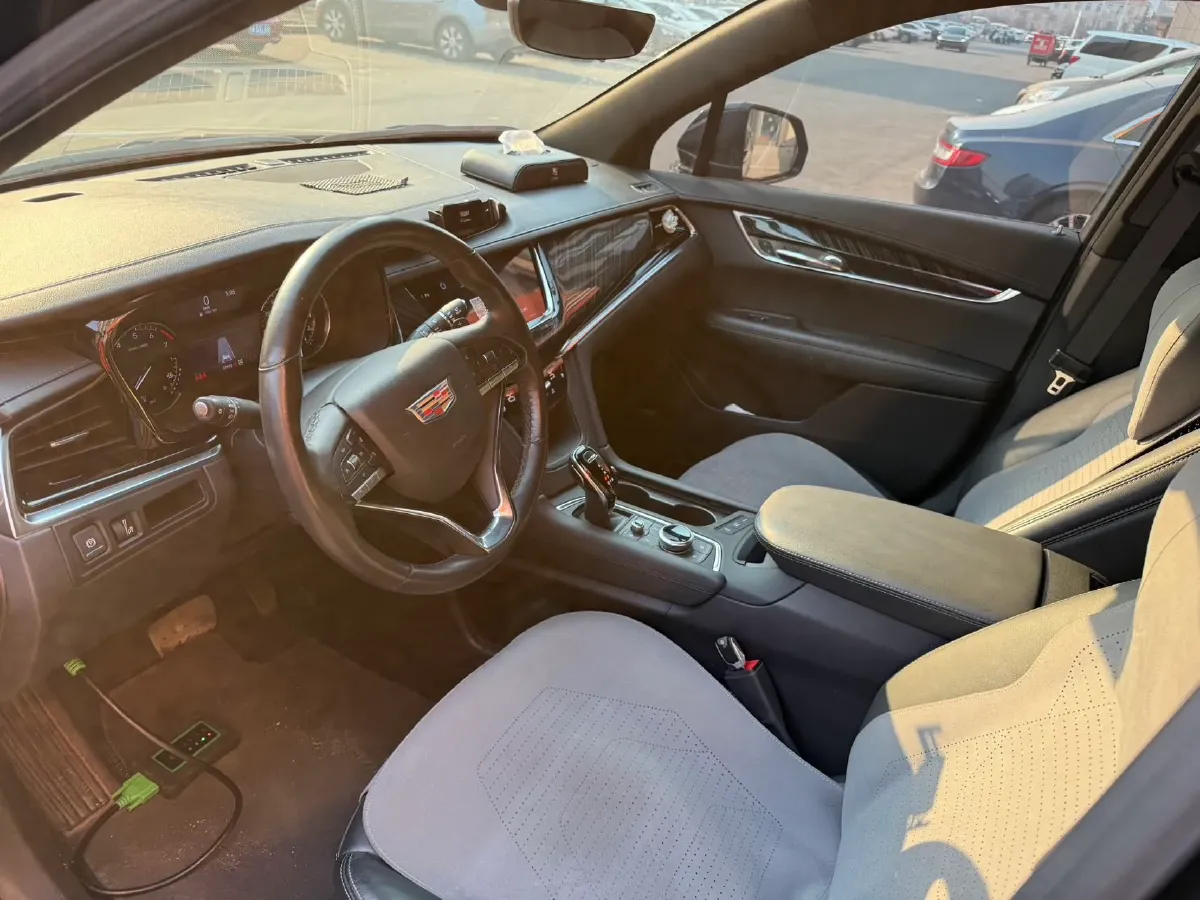 2022 Cadillac XT6 2.0T 237HP L4 9AT,autocango,china used car exporter,china ev exporter,chinese used car exporter,chinese used ev exporter