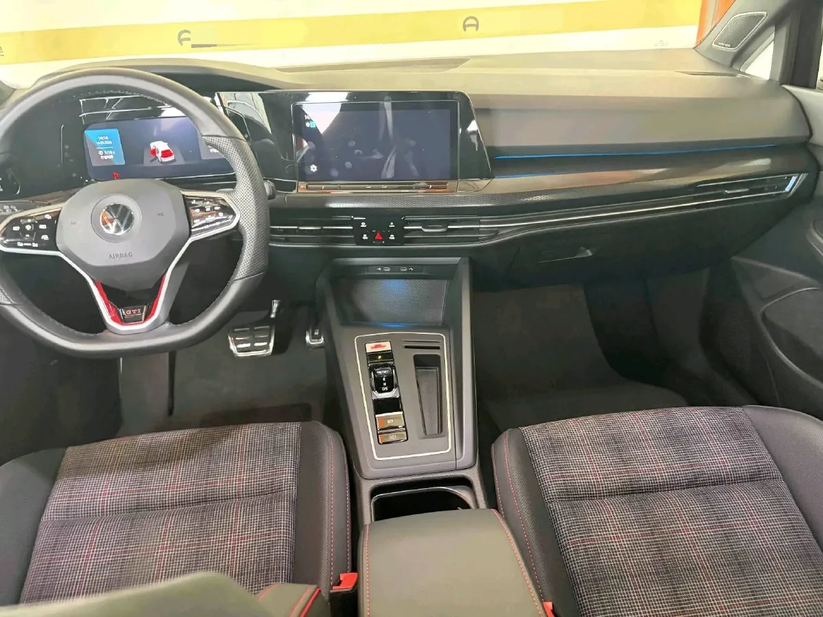 2023 Volkswagen GolfGTI 2.0T 220HP L4 7DCT,autocango,china used car exporter,china ev exporter,chinese used car exporter,chinese used ev exporter