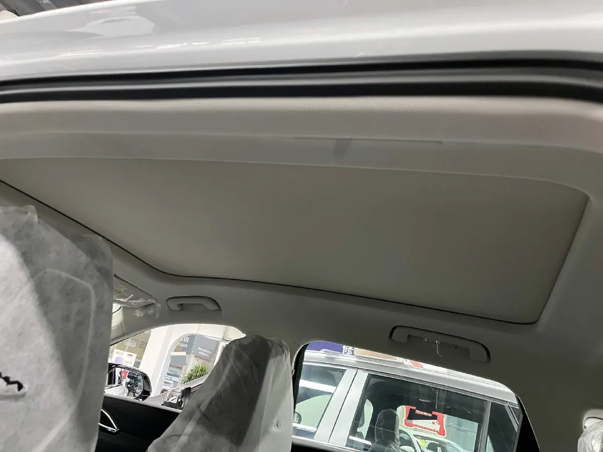 2024 HongQi HS3 1.5T 169HP L4 1DHT PHEV 18.4KWH,autocango,china used car exporter,china ev exporter,chinese used car exporter,chinese used ev exporter