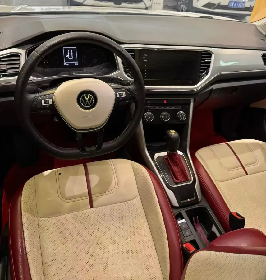 2021 Volkswagen T-Roc 1.4T 150HP L4 7DCT,autocango,china used car exporter,china ev exporter,chinese used car exporter,chinese used ev exporter