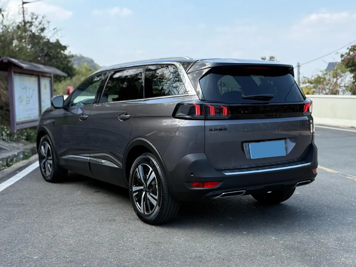 2023 Peugeot 5008 1.8T 211HP L4 8AT,autocango,china used car exporter,china ev exporter,chinese used car exporter,chinese used ev exporter