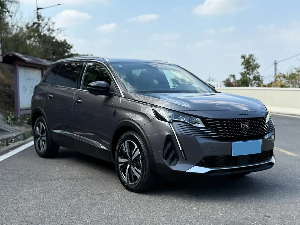 2023 Peugeot 5008 1.8T 211HP L4 8AT,autocango,china used car exporter,china ev exporter,chinese used car exporter,chinese used ev exporter