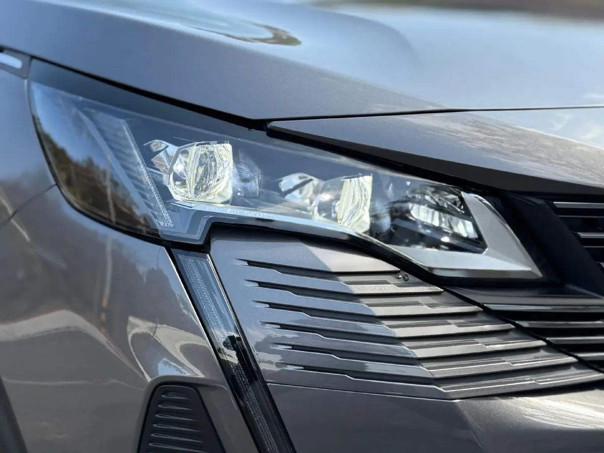 2023 Peugeot 5008 1.8T 211HP L4 8AT,autocango,china used car exporter,china ev exporter,chinese used car exporter,chinese used ev exporter