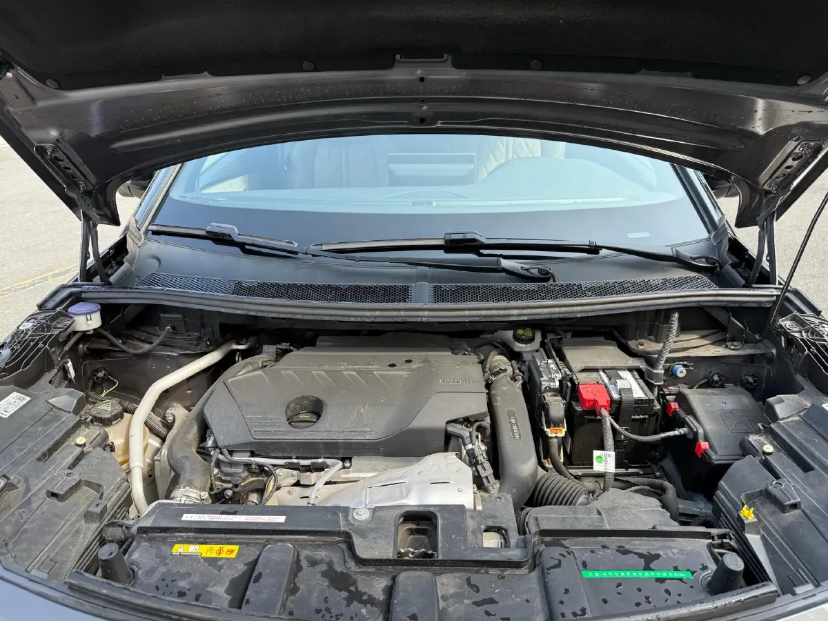 2023 Peugeot 5008 1.8T 211HP L4 8AT,autocango,china used car exporter,china ev exporter,chinese used car exporter,chinese used ev exporter