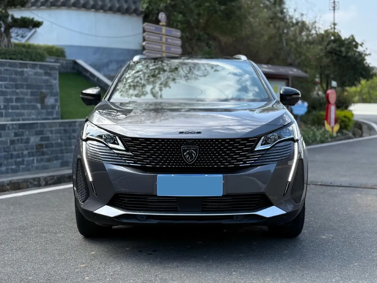 2023 Peugeot 5008 1.8T 211HP L4 8AT,autocango,china used car exporter,china ev exporter,chinese used car exporter,chinese used ev exporter