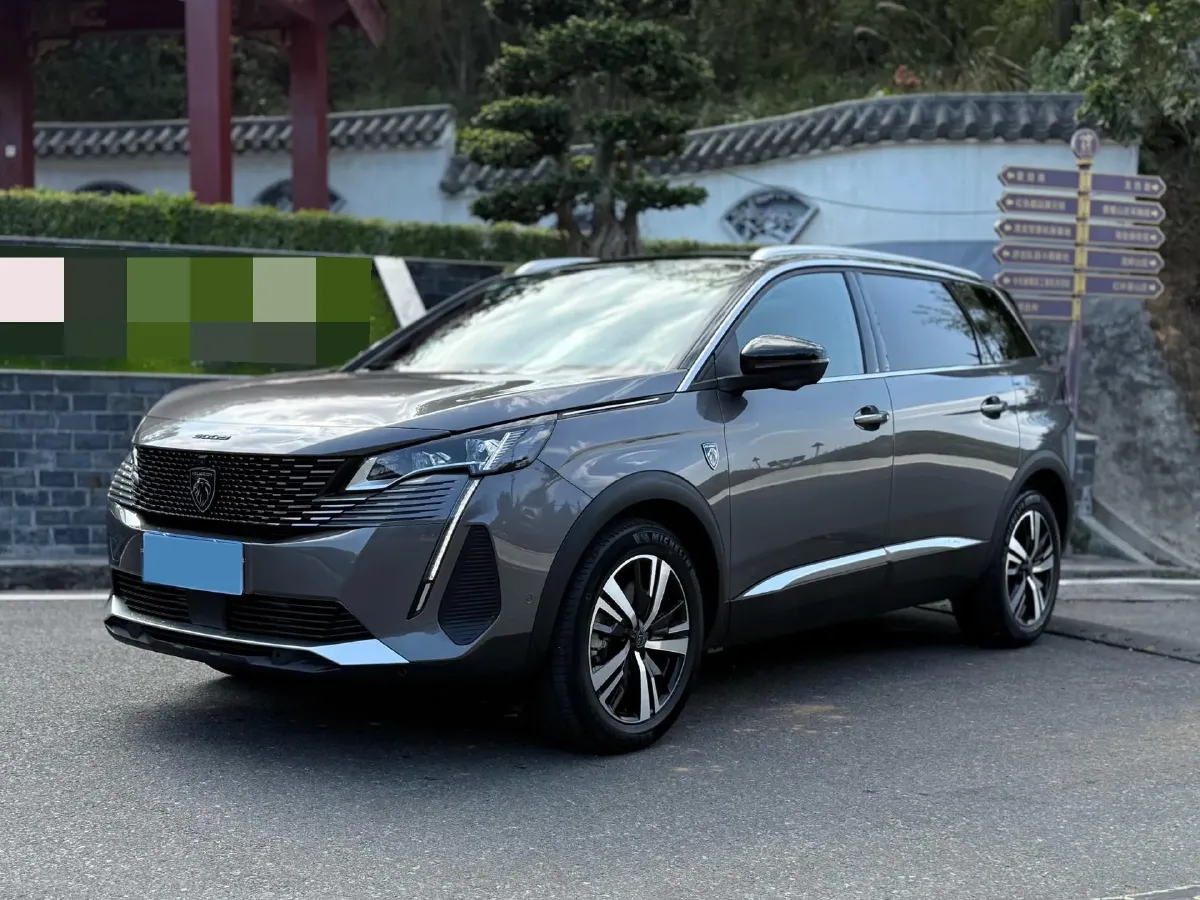 2023 Peugeot 5008 1.8T 211HP L4 8AT,autocango,china used car exporter,china ev exporter,chinese used car exporter,chinese used ev exporter