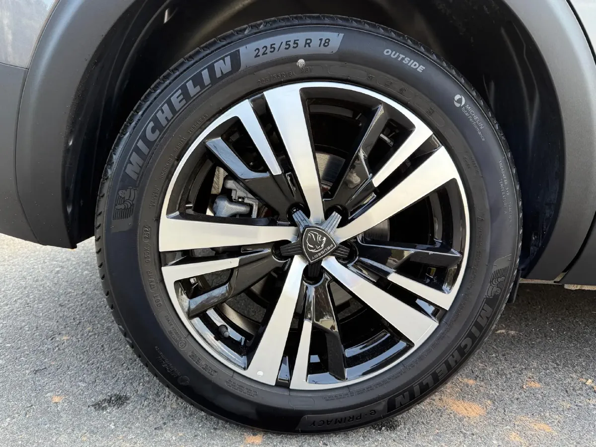 2023 Peugeot 5008 1.8T 211HP L4 8AT,autocango,china used car exporter,china ev exporter,chinese used car exporter,chinese used ev exporter