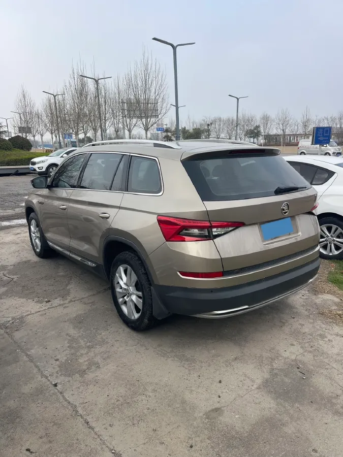 2018 Skoda Kodiak 2.0T 186HP L4 7DCT,autocango,china used car exporter,china ev exporter,chinese used car exporter,chinese used ev exporter