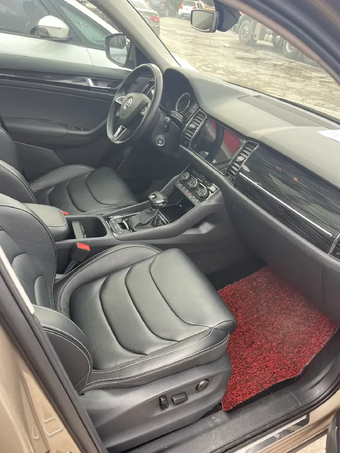 2018 Skoda Kodiak 2.0T 186HP L4 7DCT,autocango,china used car exporter,china ev exporter,chinese used car exporter,chinese used ev exporter