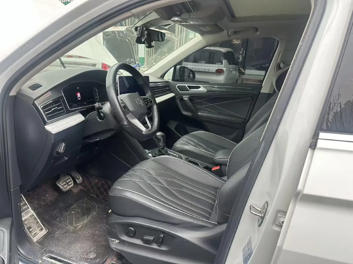 2023 Volkswagen Tiguan L 2.0T 186HP L4 7DCT,autocango,china used car exporter,china ev exporter,chinese used car exporter,chinese used ev exporter