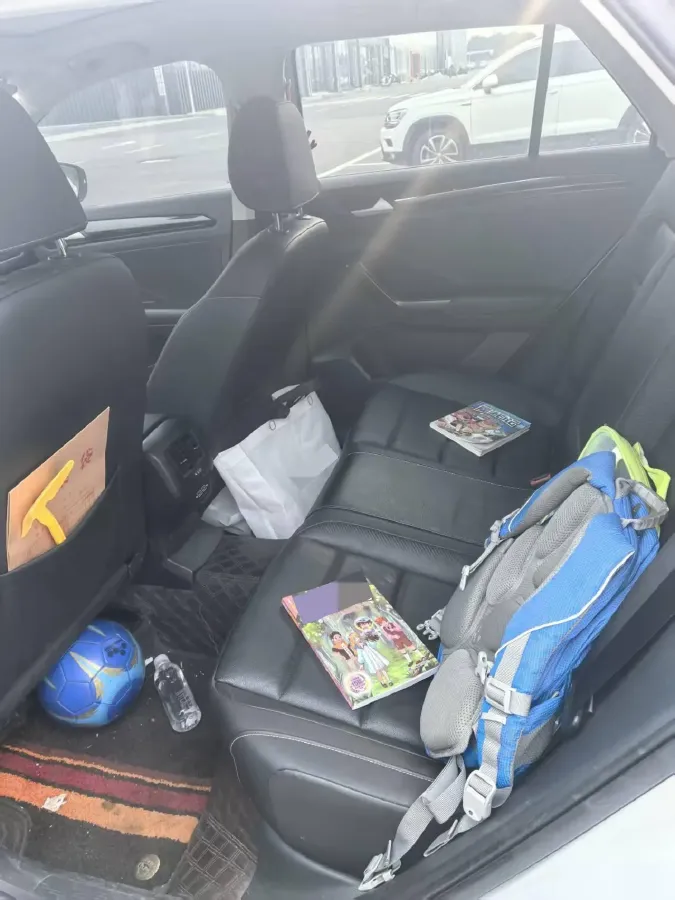 2022 Volkswagen T-Roc 1.4T 150HP L4 7DCT,autocango,china used car exporter,china ev exporter,chinese used car exporter,chinese used ev exporter