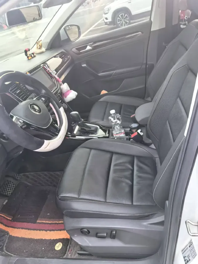 2022 Volkswagen T-Roc 1.4T 150HP L4 7DCT,autocango,china used car exporter,china ev exporter,chinese used car exporter,chinese used ev exporter