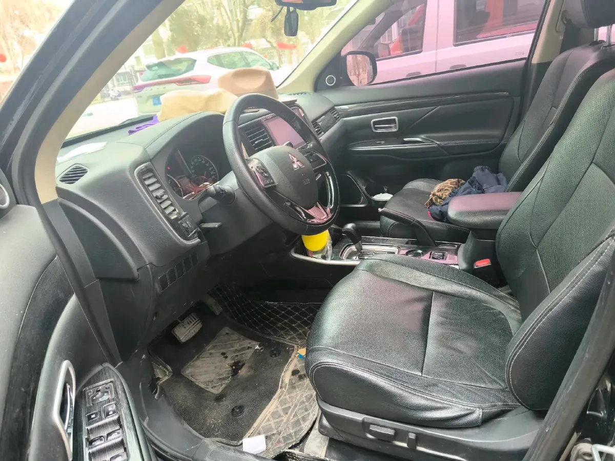 2018 Mitsubishi Outlander 2.0L 166HP L4 CVT,autocango,china used car exporter,china ev exporter,chinese used car exporter,chinese used ev exporter