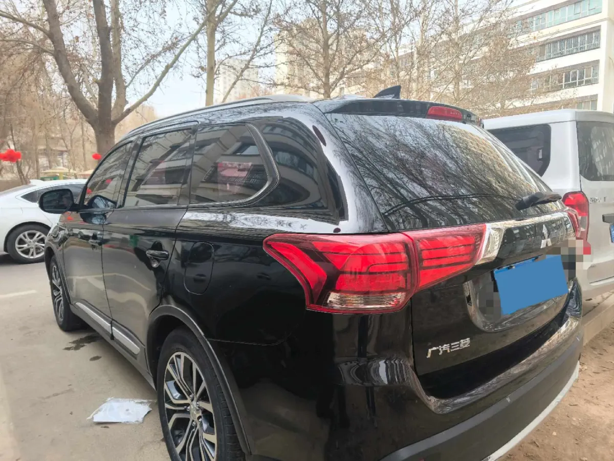 2018 Mitsubishi Outlander 2.0L 166HP L4 CVT,autocango,china used car exporter,china ev exporter,chinese used car exporter,chinese used ev exporter