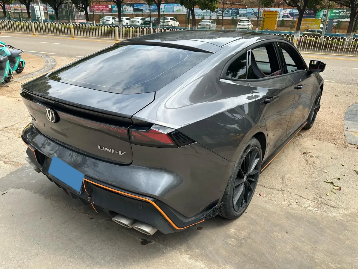 2023 ChangAn UNI-V 1.5T 188HP L4 7DCT,autocango,china used car exporter,china ev exporter,chinese used car exporter,chinese used ev exporter