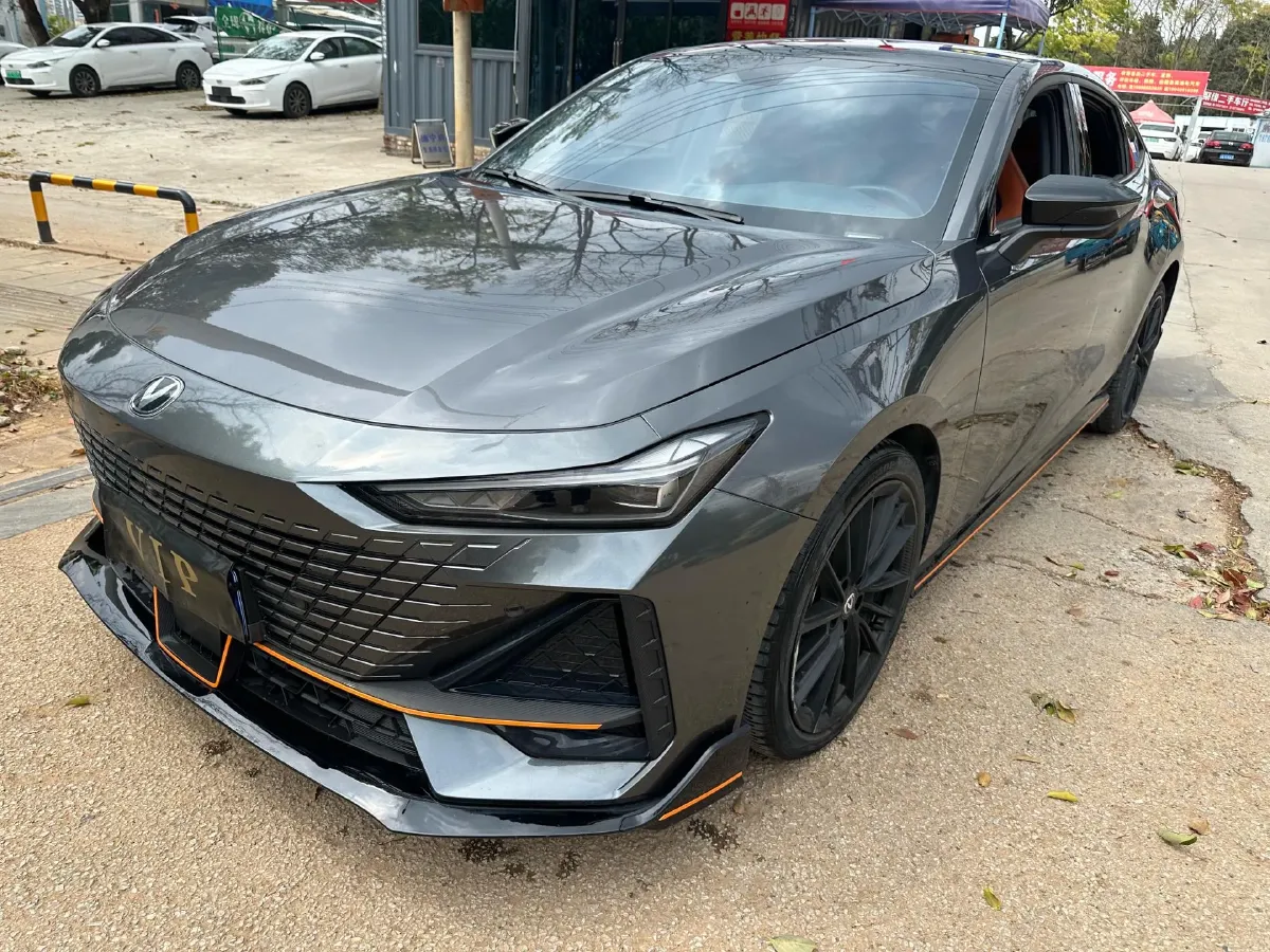 2023 ChangAn UNI-V 1.5T 188HP L4 7DCT,autocango,china used car exporter,china ev exporter,chinese used car exporter,chinese used ev exporter