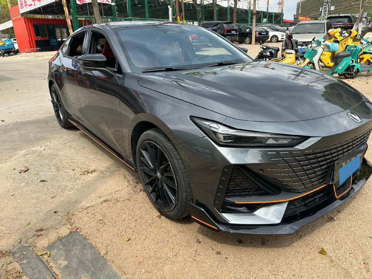 2023 ChangAn UNI-V 1.5T 188HP L4 7DCT,autocango,china used car exporter,china ev exporter,chinese used car exporter,chinese used ev exporter