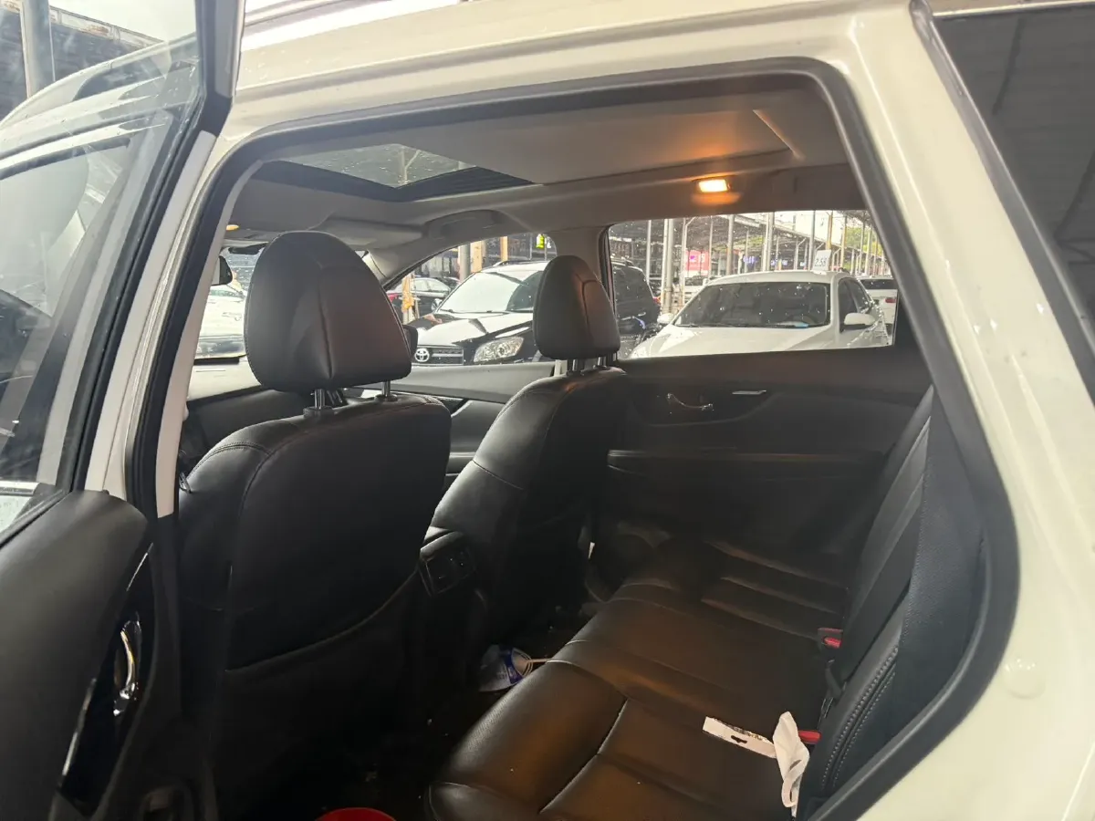 2020 Nissan X-Trail 2.0L 154HP L4 CVT,autocango,china used car exporter,china ev exporter,chinese used car exporter,chinese used ev exporter