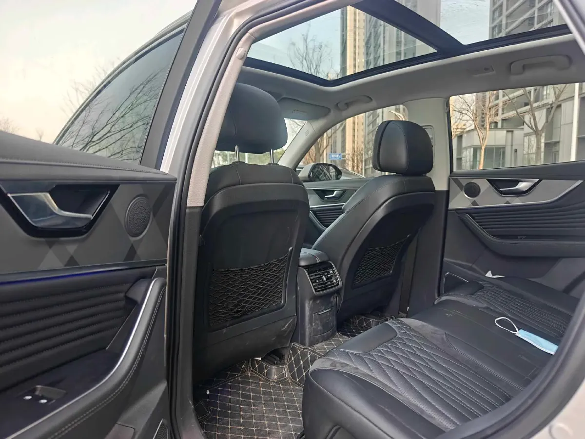 2023 HongQi HS5 2.0T 252HP L4 8AT,autocango,china used car exporter,china ev exporter,chinese used car exporter,chinese used ev exporter