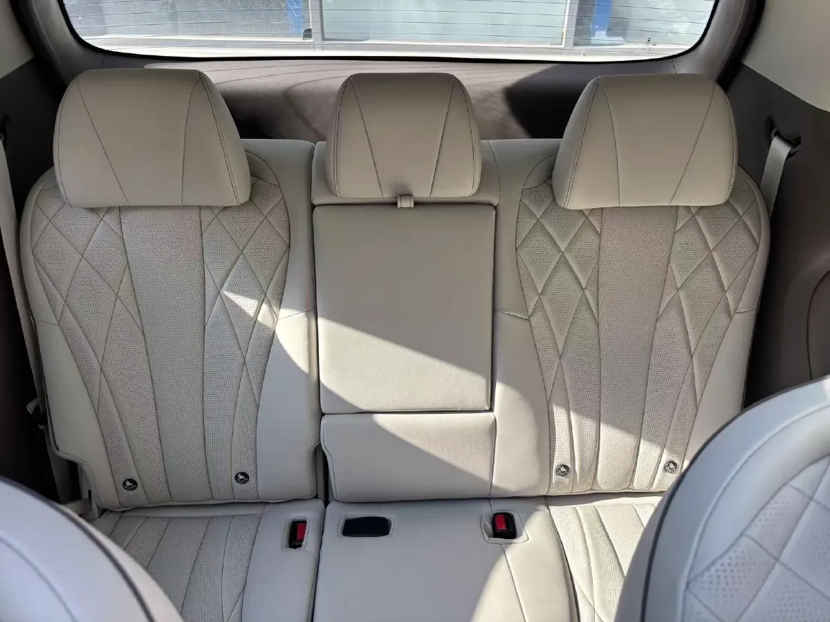 2022 BMW X2 2.0T 192HP L4 8AT,autocango,china used car exporter,china ev exporter,chinese used car exporter,chinese used ev exporter