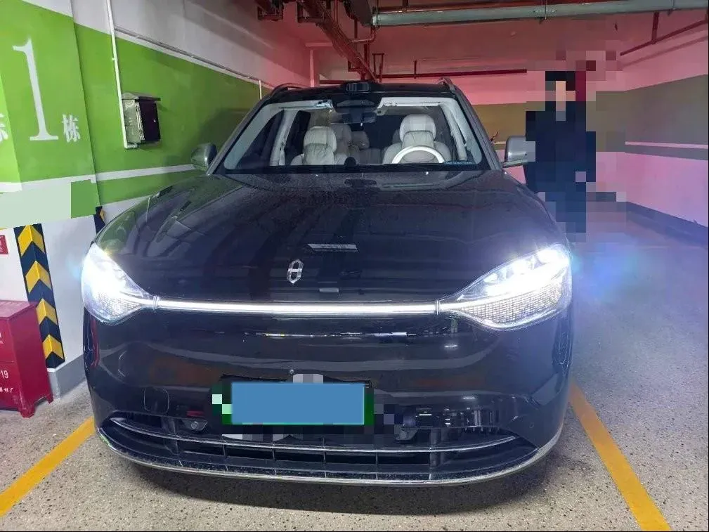 2024 AITO AITO M9 1.5T 152HP L4 REEV 42KWH,autocango,china used car exporter,china ev exporter,chinese used car exporter,chinese used ev exporter