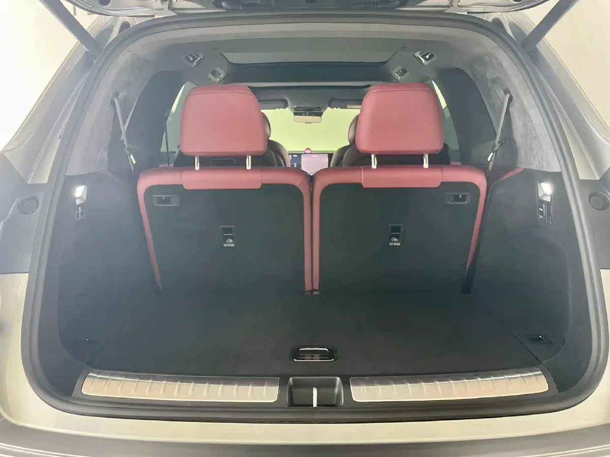 2025 AITO AITO M8 REEV 160HP REEV 53.4KWH,autocango,china used car exporter,china ev exporter,chinese used car exporter,chinese used ev exporter