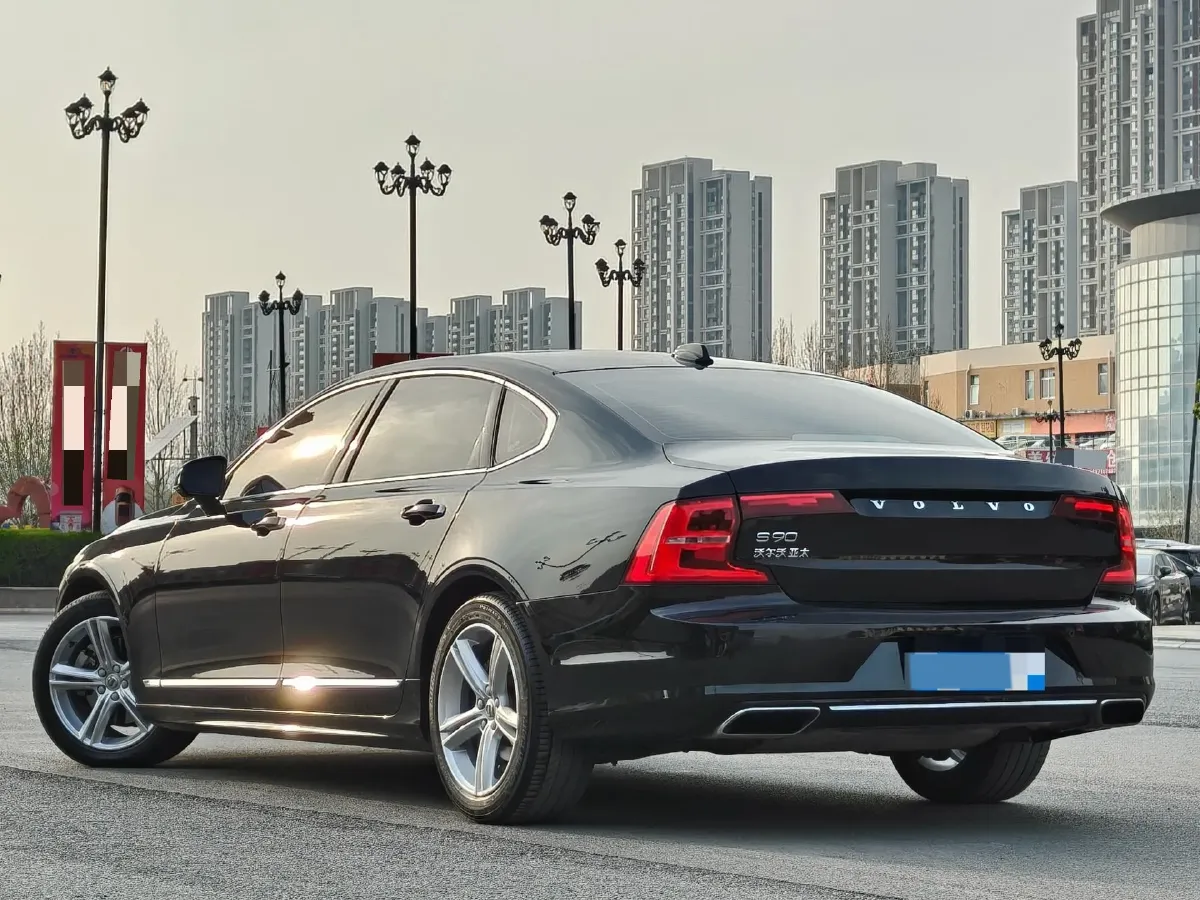 2019 Alfa Romeo Giulia 2.0T 280HP L4 8AT,autocango,china used car exporter,china ev exporter,chinese used car exporter,chinese used ev exporter