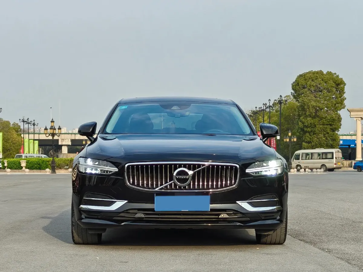 2019 Alfa Romeo Giulia 2.0T 280HP L4 8AT,autocango,china used car exporter,china ev exporter,chinese used car exporter,chinese used ev exporter