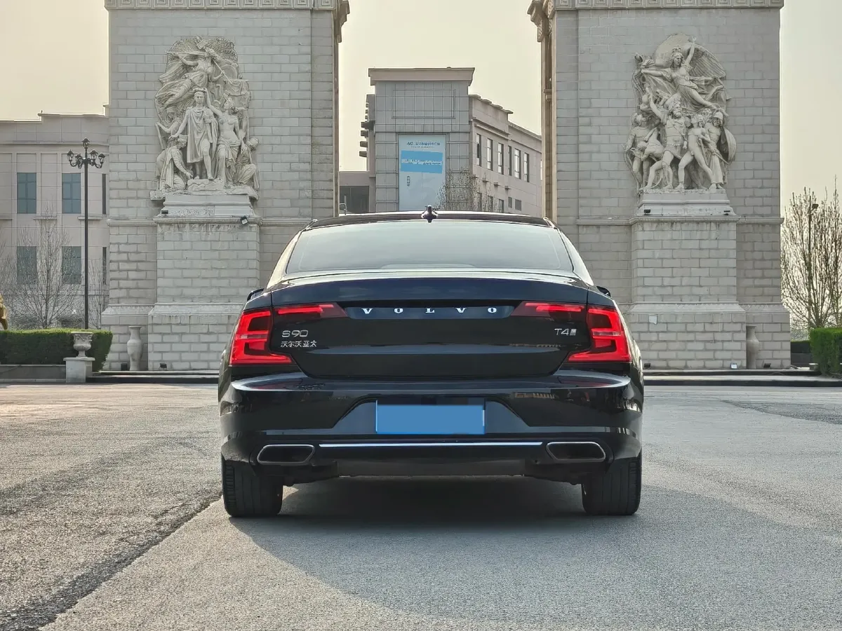 2019 Alfa Romeo Giulia 2.0T 280HP L4 8AT,autocango,china used car exporter,china ev exporter,chinese used car exporter,chinese used ev exporter