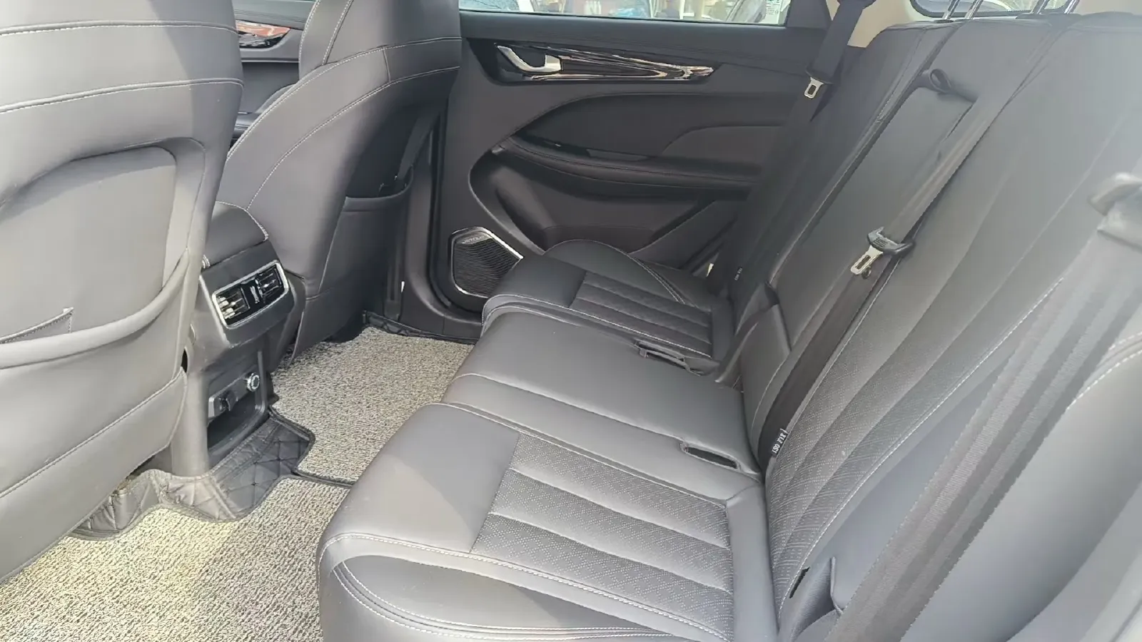 2019 Jetour X90 1.6T 197HP L4 7DCT,autocango,china used car exporter,china ev exporter,chinese used car exporter,chinese used ev exporter