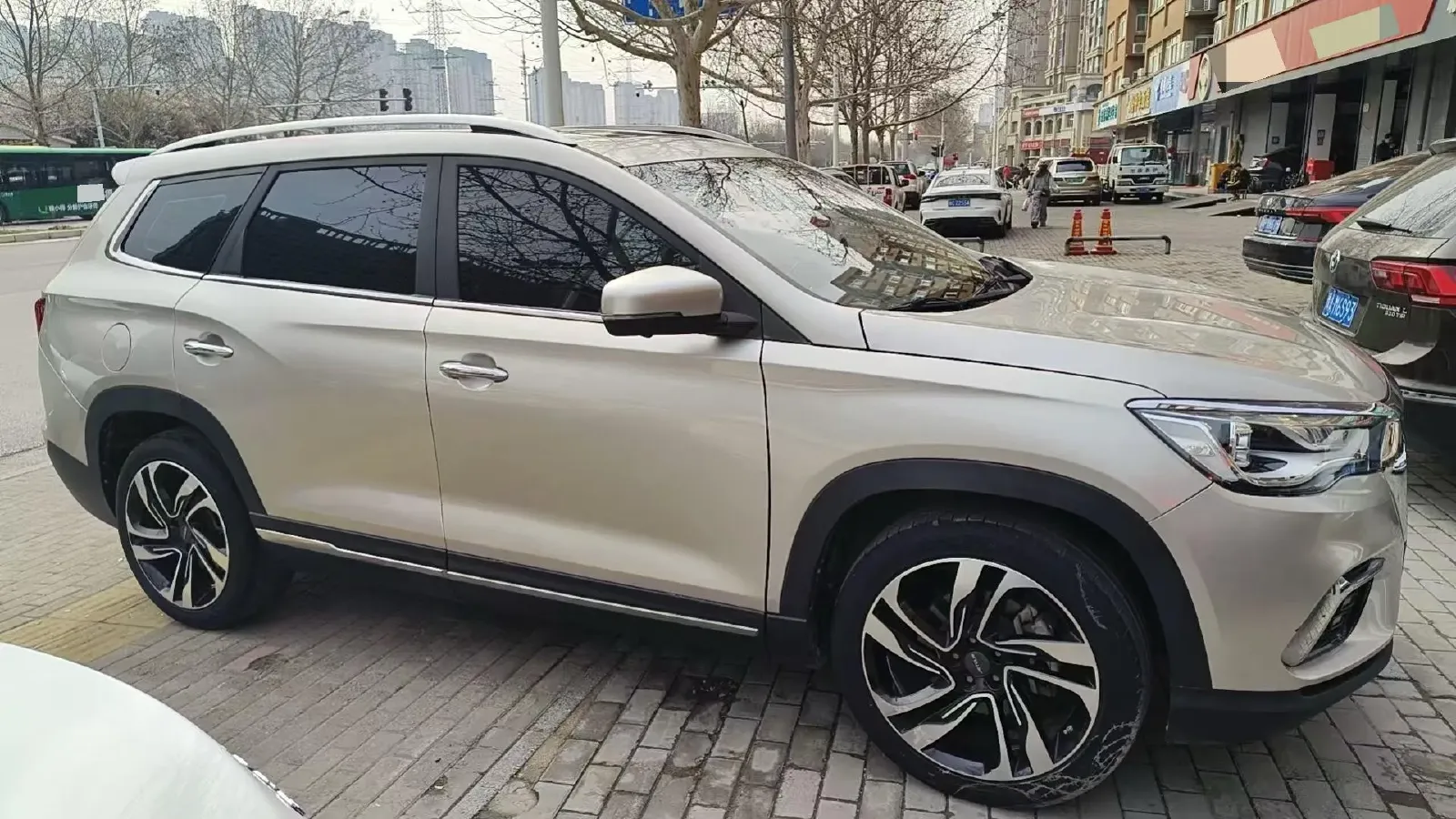 2019 Jetour X90 1.6T 197HP L4 7DCT,autocango,china used car exporter,china ev exporter,chinese used car exporter,chinese used ev exporter