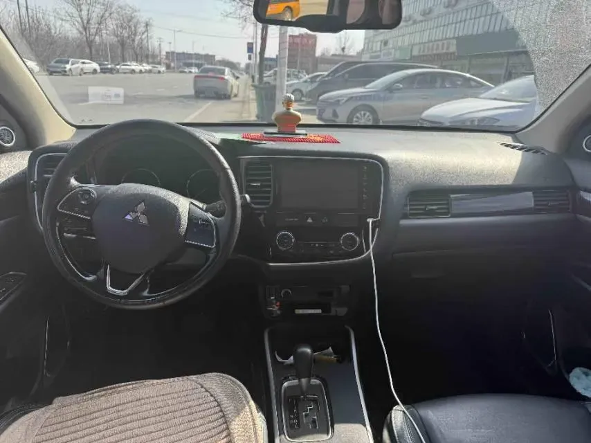 2020 Mitsubishi Outlander 2.0L 166HP L4 CVT,autocango,china used car exporter,china ev exporter,chinese used car exporter,chinese used ev exporter