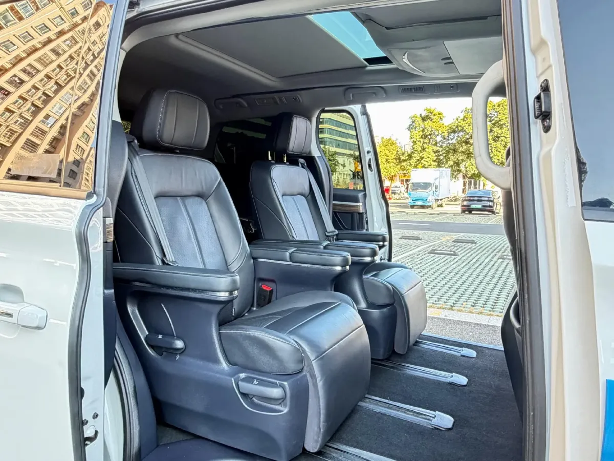 2021 GAC Trumpchi M8 2.0T 252HP L4 8AT,autocango,china used car exporter,china ev exporter,chinese used car exporter,chinese used ev exporter