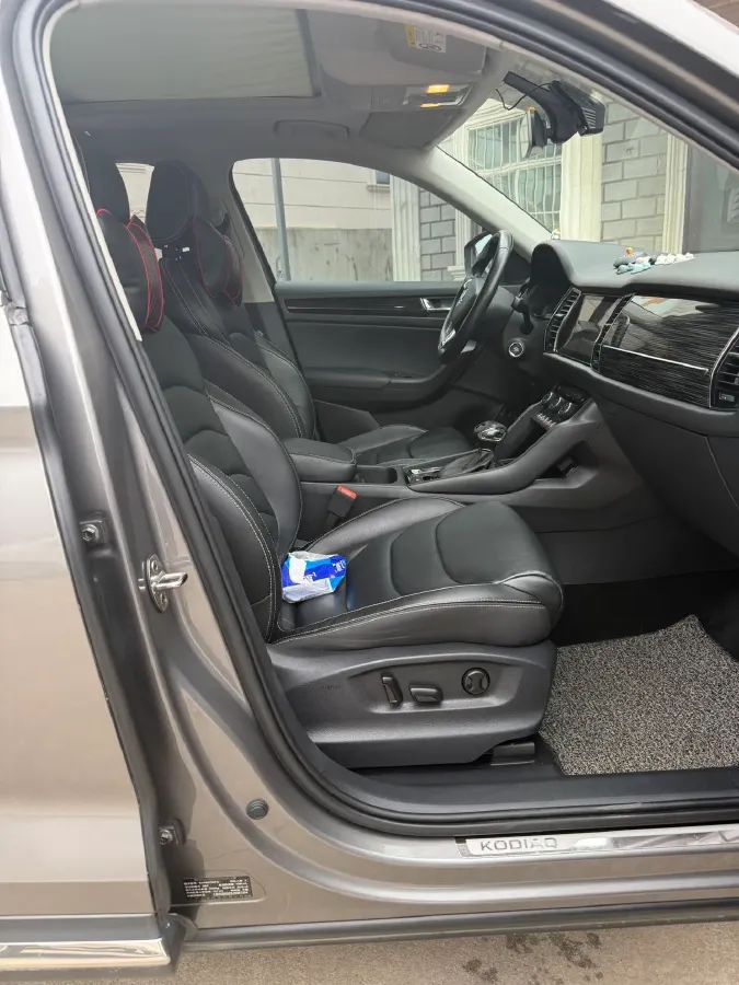 2018 Skoda Kodiak 2.0T 186HP L4 7DCT,autocango,china used car exporter,china ev exporter,chinese used car exporter,chinese used ev exporter