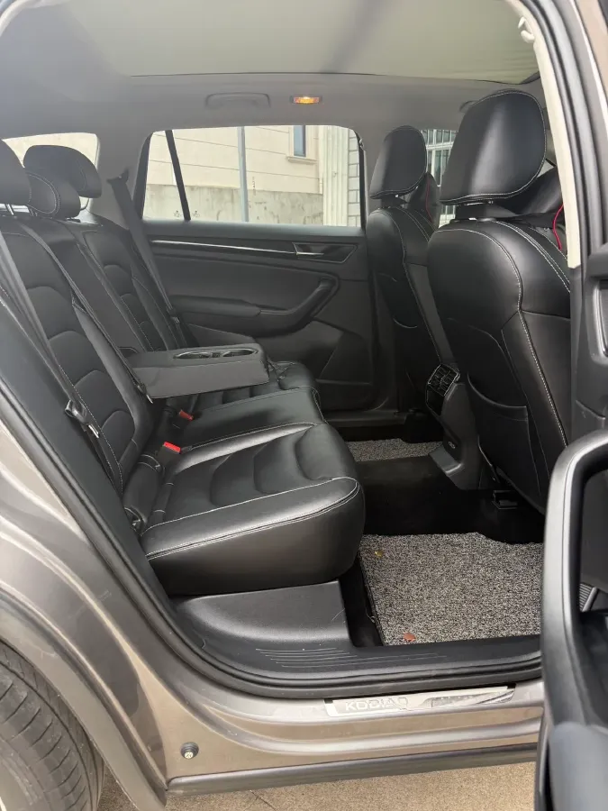 2018 Skoda Kodiak 2.0T 186HP L4 7DCT,autocango,china used car exporter,china ev exporter,chinese used car exporter,chinese used ev exporter