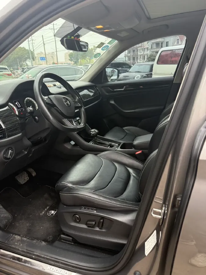 2018 Skoda Kodiak 2.0T 186HP L4 7DCT,autocango,china used car exporter,china ev exporter,chinese used car exporter,chinese used ev exporter