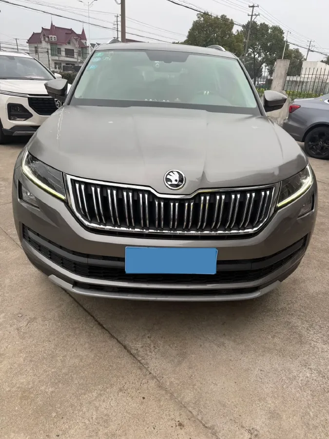 2018 Skoda Kodiak 2.0T 186HP L4 7DCT,autocango,china used car exporter,china ev exporter,chinese used car exporter,chinese used ev exporter
