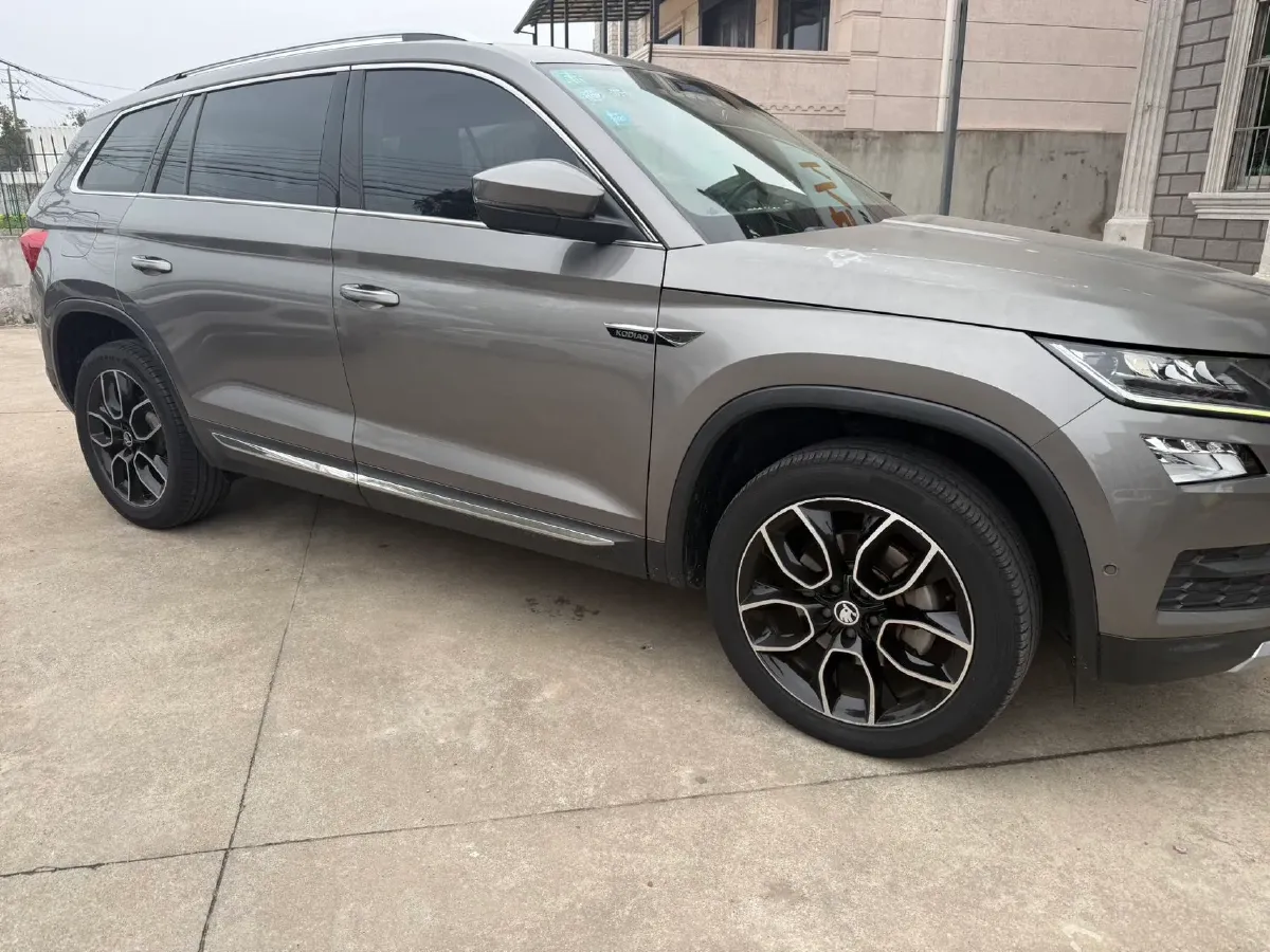 2018 Skoda Kodiak 2.0T 186HP L4 7DCT,autocango,china used car exporter,china ev exporter,chinese used car exporter,chinese used ev exporter
