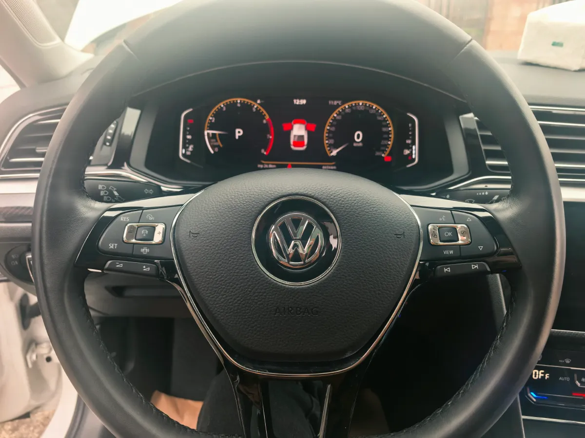 2021 Volkswagen T-Roc 1.4T 150HP L4 7DCT,autocango,china used car exporter,china ev exporter,chinese used car exporter,chinese used ev exporter