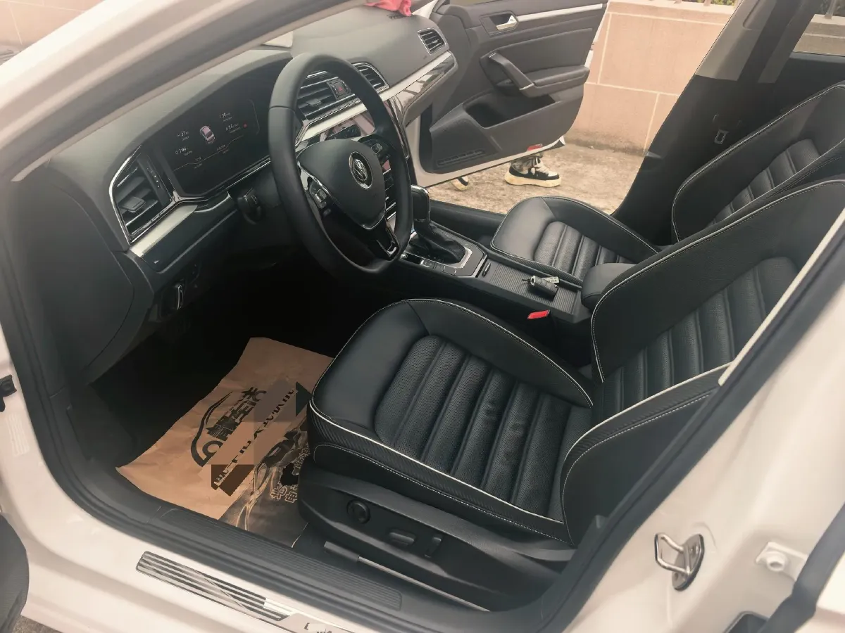 2021 Volkswagen T-Roc 1.4T 150HP L4 7DCT,autocango,china used car exporter,china ev exporter,chinese used car exporter,chinese used ev exporter