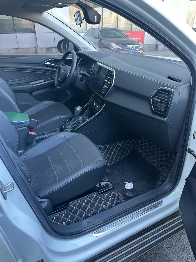 2021 Venucia T90 1.5T 190HP L4 7DCT,autocango,china used car exporter,china ev exporter,chinese used car exporter,chinese used ev exporter