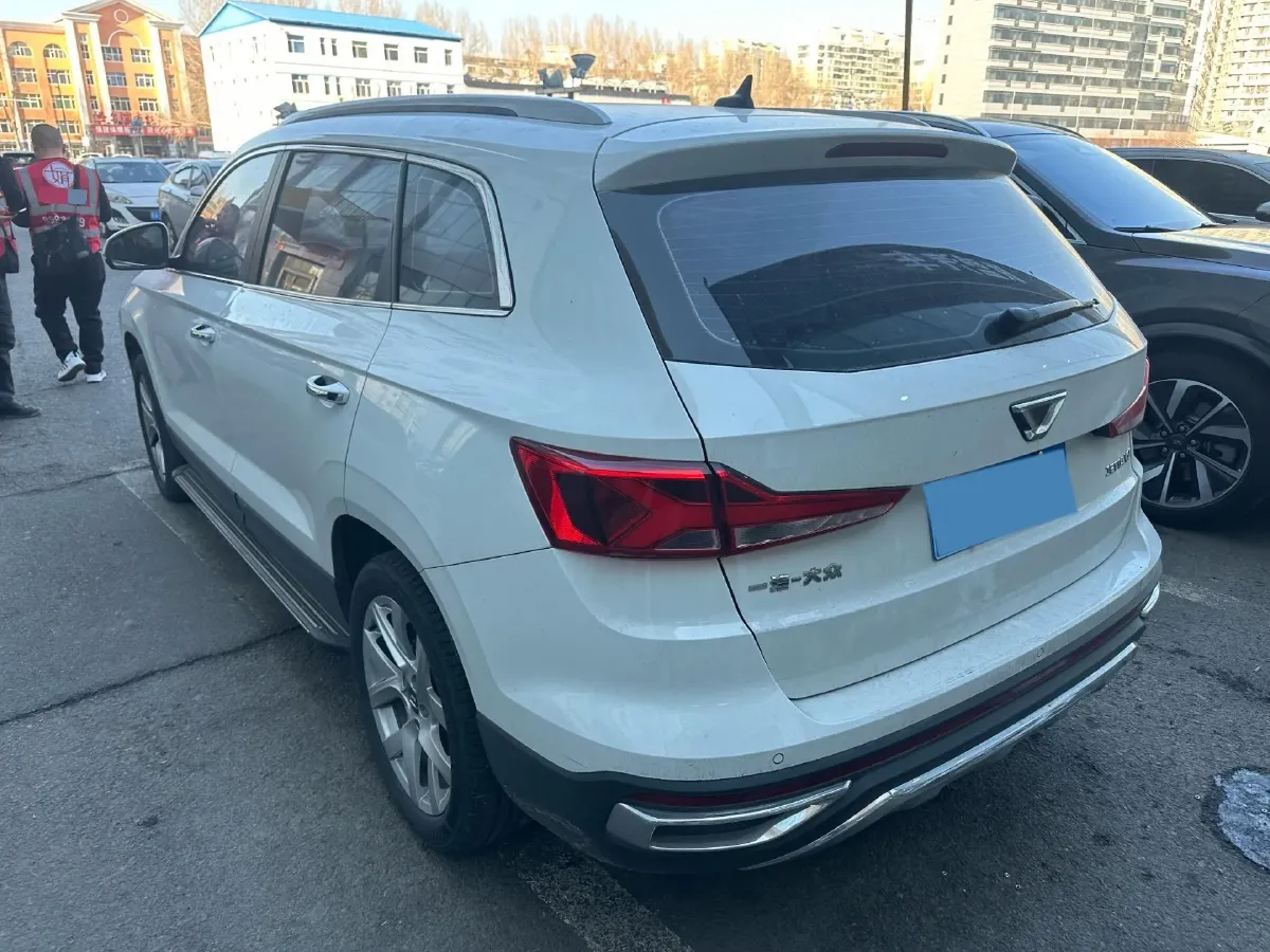 2021 Venucia T90 1.5T 190HP L4 7DCT,autocango,china used car exporter,china ev exporter,chinese used car exporter,chinese used ev exporter