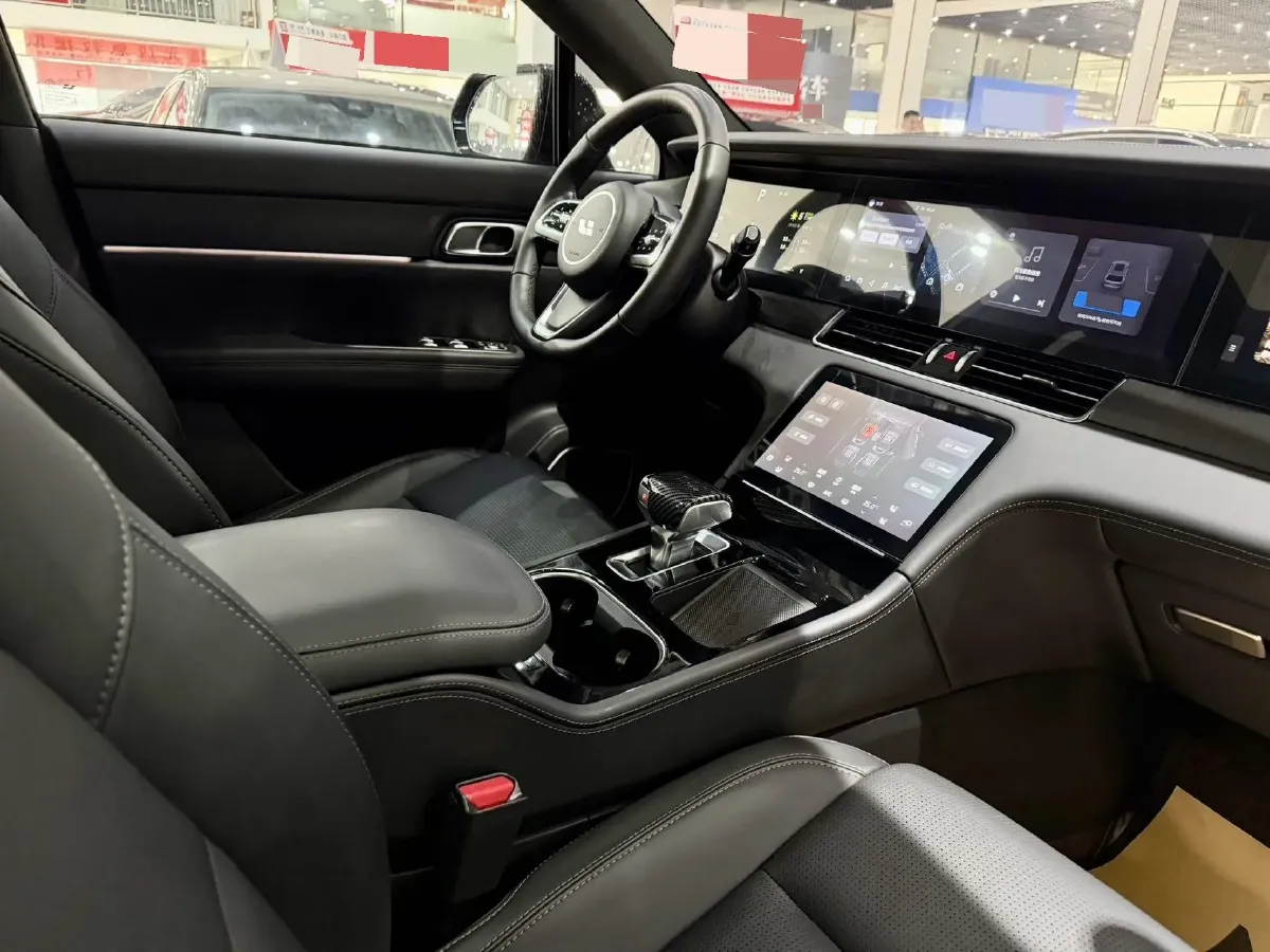 2021 Li ONE Range Extended 131HP REEV 40.5KWH,autocango,china used car exporter,china ev exporter,chinese used car exporter,chinese used ev exporter