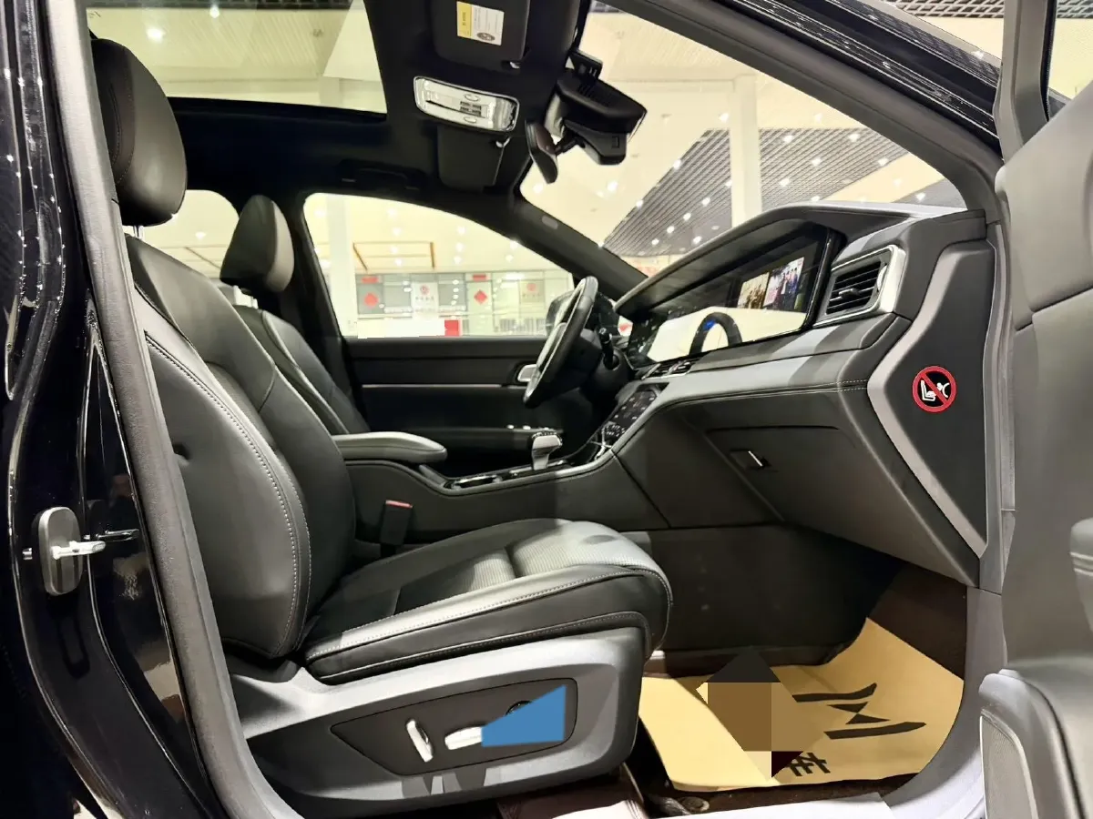 2021 Li ONE Range Extended 131HP REEV 40.5KWH,autocango,china used car exporter,china ev exporter,chinese used car exporter,chinese used ev exporter