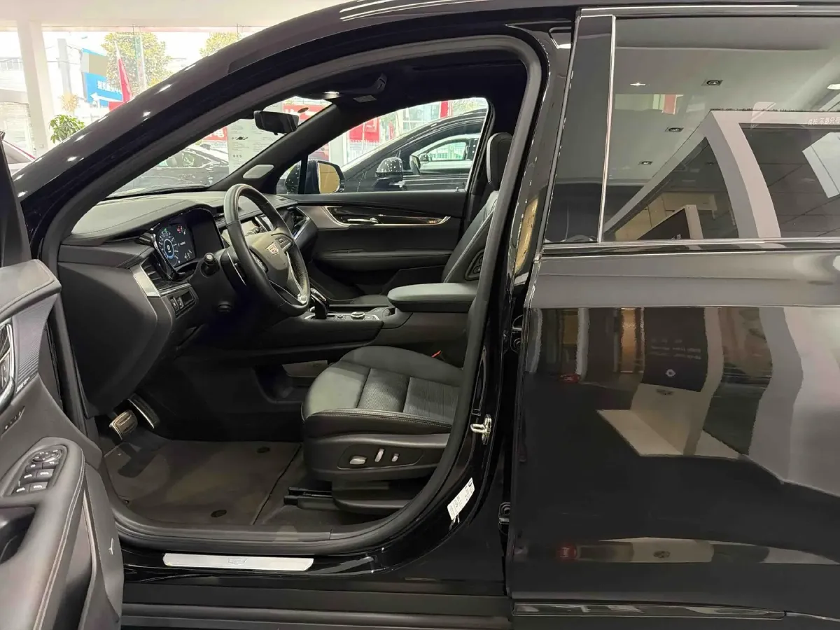 2025 Cadillac XT6 2.0T 237HP L4 9AT,autocango,china used car exporter,china ev exporter,chinese used car exporter,chinese used ev exporter