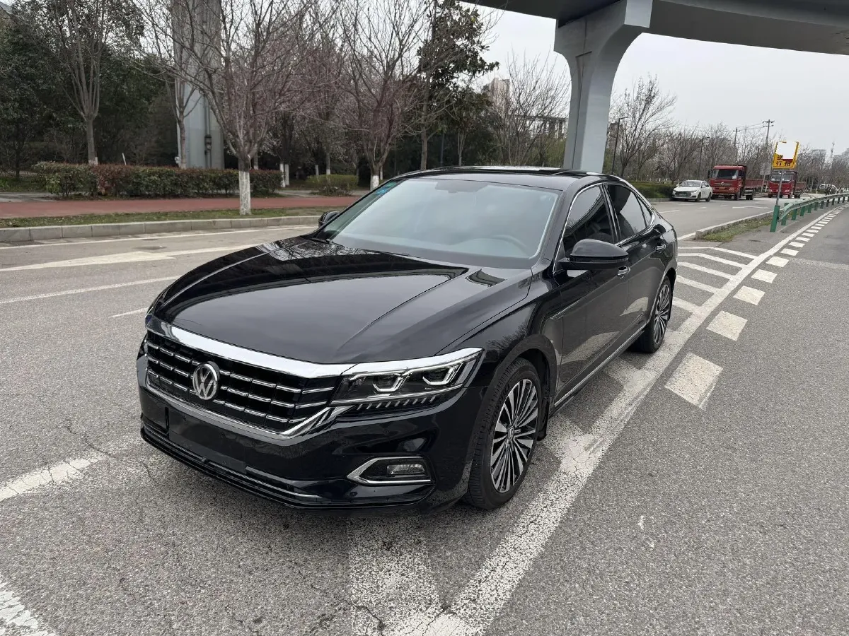 2020 Volkswagen Passat 2.0T 186HP L4 7DCT,autocango,china used car exporter,china ev exporter,chinese used car exporter,chinese used ev exporter